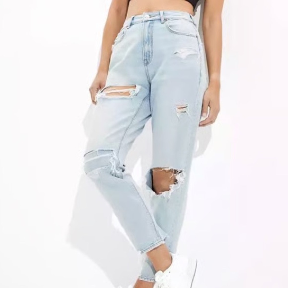 American Eagle Women 6 Blue Light Wash Denim Casual High Rise Ripped Mom Jean